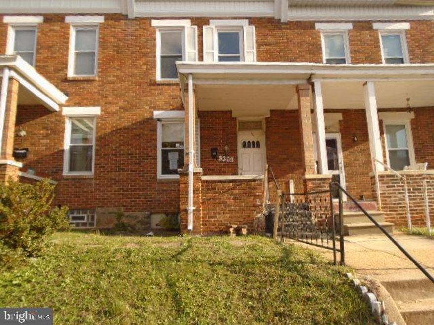 All Brick row home features covered front porch and rear addition. Fenced rear yard has 1 car garage. Open floor plan on main level with hardwood floors in living & dining rooms. Upper level has 2 bedrooms and full bath. Full basement has built in shelving and utility area with lots of storage space. Easy access to downtown and tunnels. Close to schools , shopping and entertainment. Agents view documents on this listing and agent remarks for contract details. OPENS TO INVESTORS 12.13