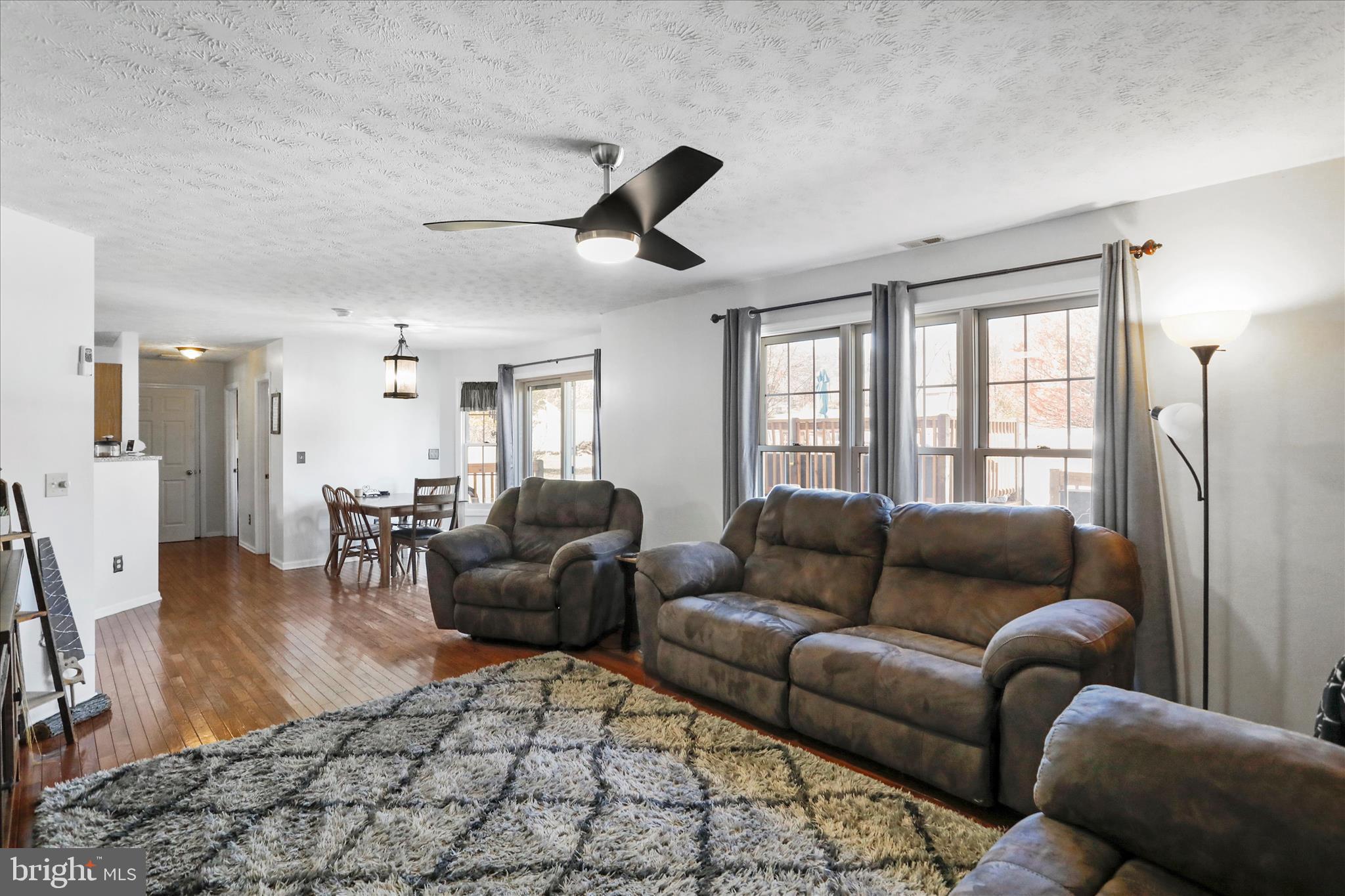 TIMBERLAKE ESTATES - Residential