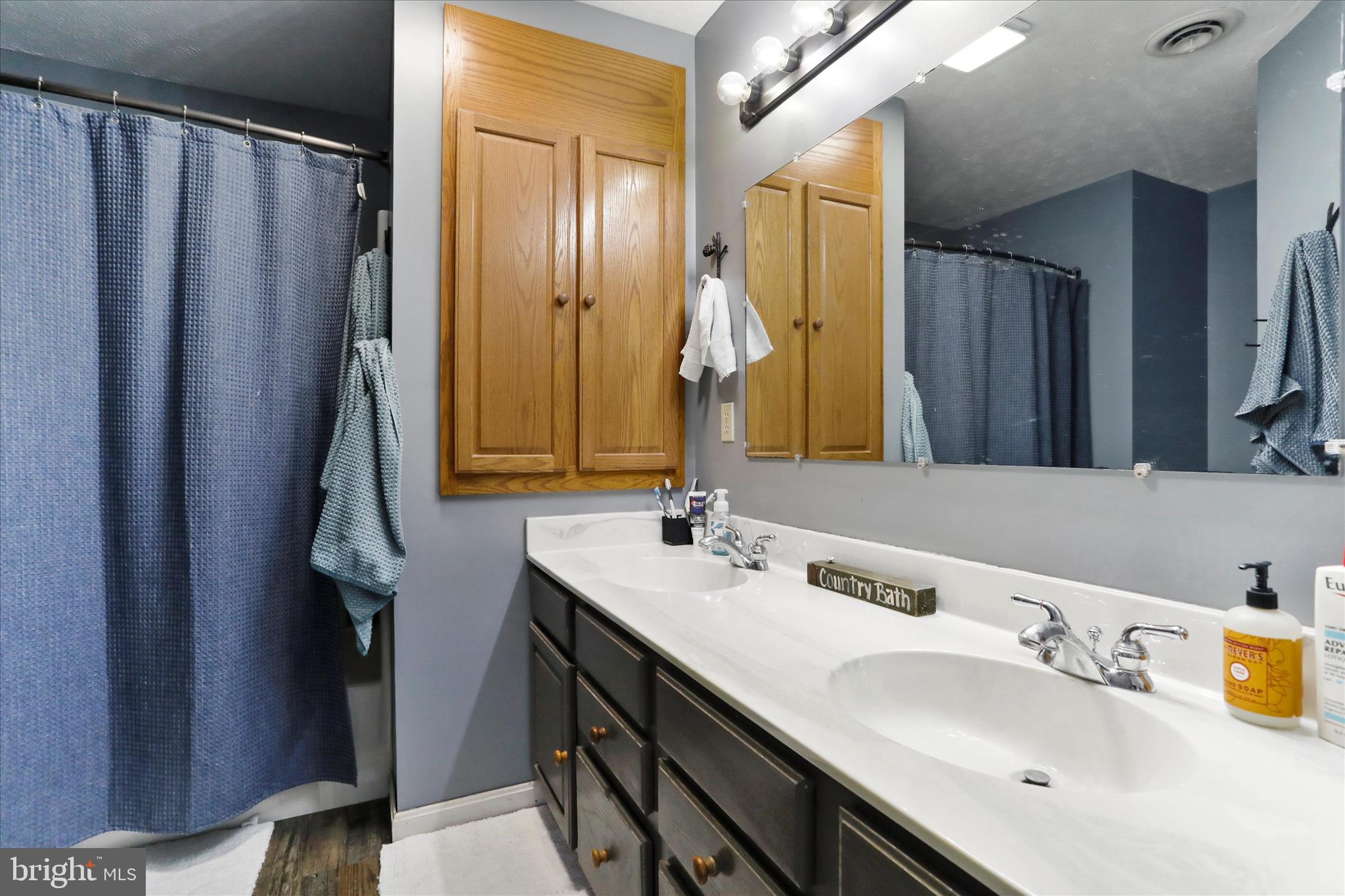 TIMBERLAKE ESTATES - Residential