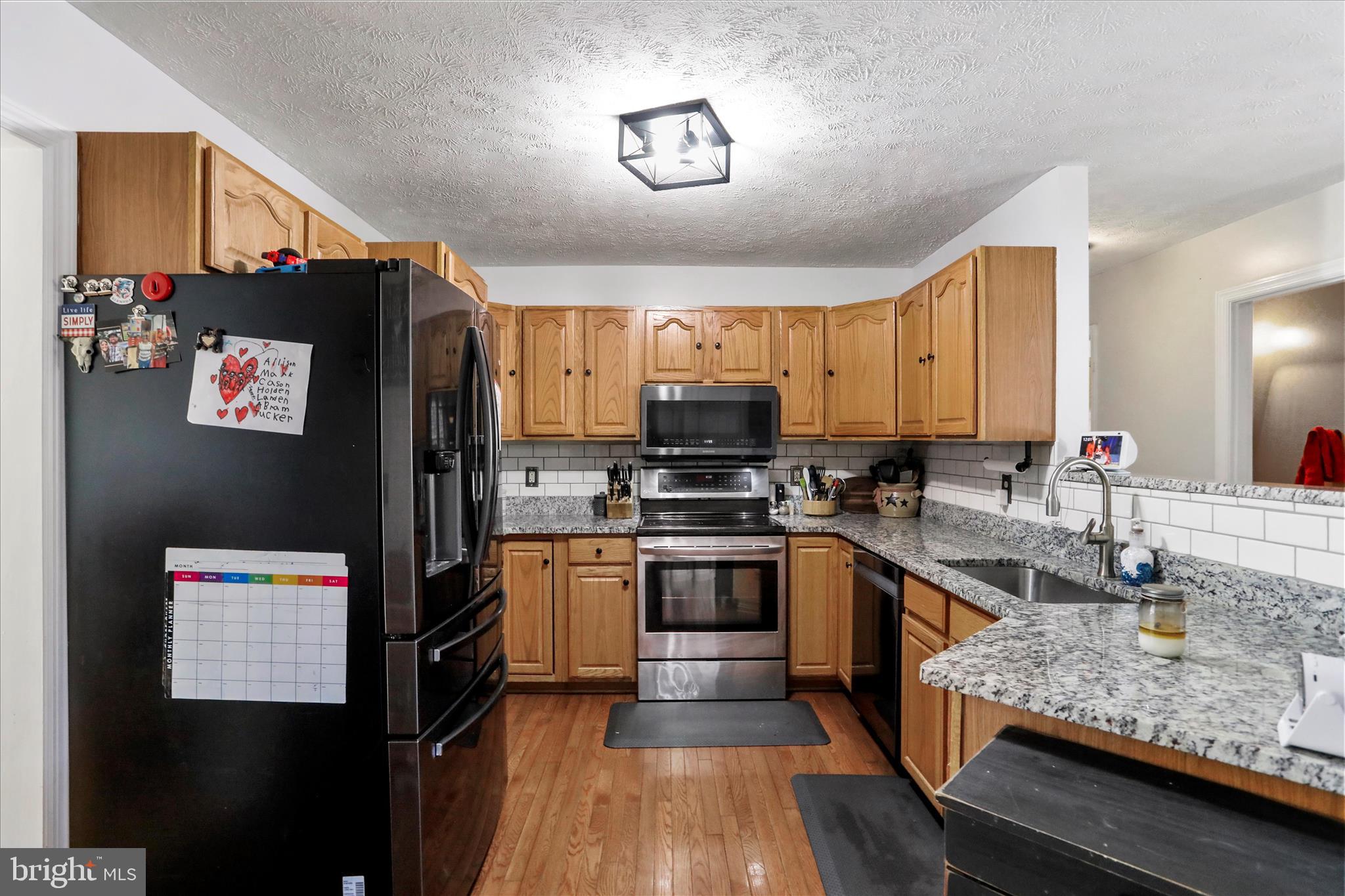 TIMBERLAKE ESTATES - Residential