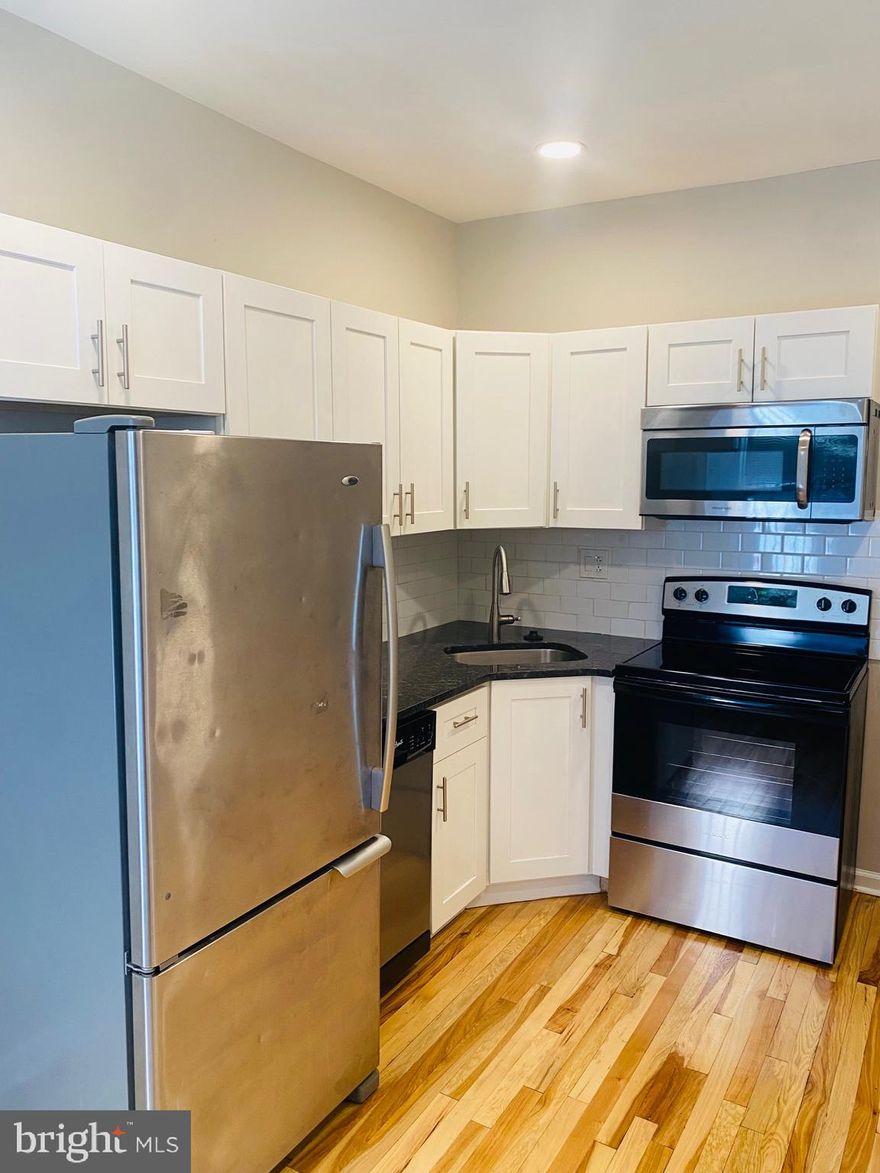 AVAILABLE NOW!

New hardwood floors! Newly painted! Huge, private backyard! Spacious bedrooms! This bi-level 2 bedroom, 2 bath first floor duplex apartment has it all.  Modern kitchen, w/d in unit, private backyard, hardwood floors & more! Main level bedroom is perfect as a living room! Pets allowed with fee. Tenants pay electric, water and wifi. Trash and sewer is included. First and security only to move in upon credit approval! Video walkthrough is available. 

Local Attractions Just Minutes Away! Crime & Punishment; 2637 Brew; RyeBrew; Otto's Taproom; Hops; Chez Novak's; Spot Burger; Pizza Dad's; Green Eggs Cafe; Steelworks Cross-Fit gym; Yoga & Movement Sanctuary; Brewerytown Beats; Brewerytown Spin