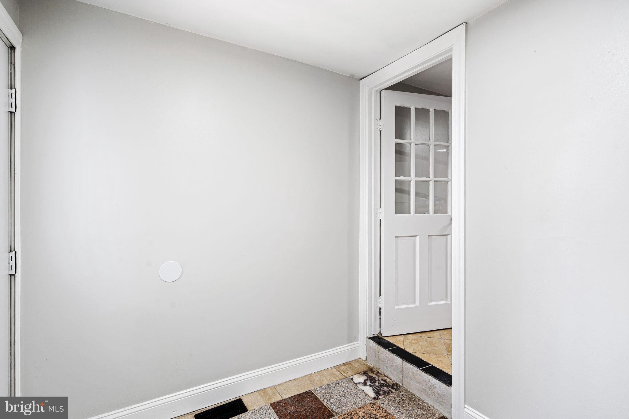3841 FOLSOM STREET