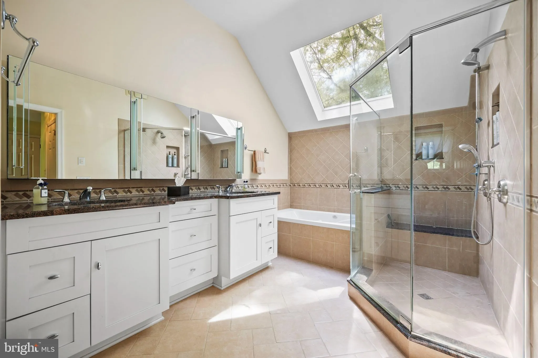 Pennington, New Jersey 08534, United States, 4 Bedrooms Bedrooms, ,3 BathroomsBathrooms,Residential,Contingent,118114