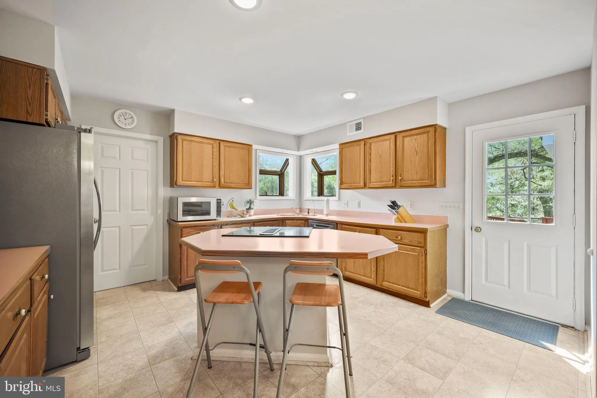 Pennington, New Jersey 08534, United States, 4 Bedrooms Bedrooms, ,3 BathroomsBathrooms,Residential,Contingent,118114