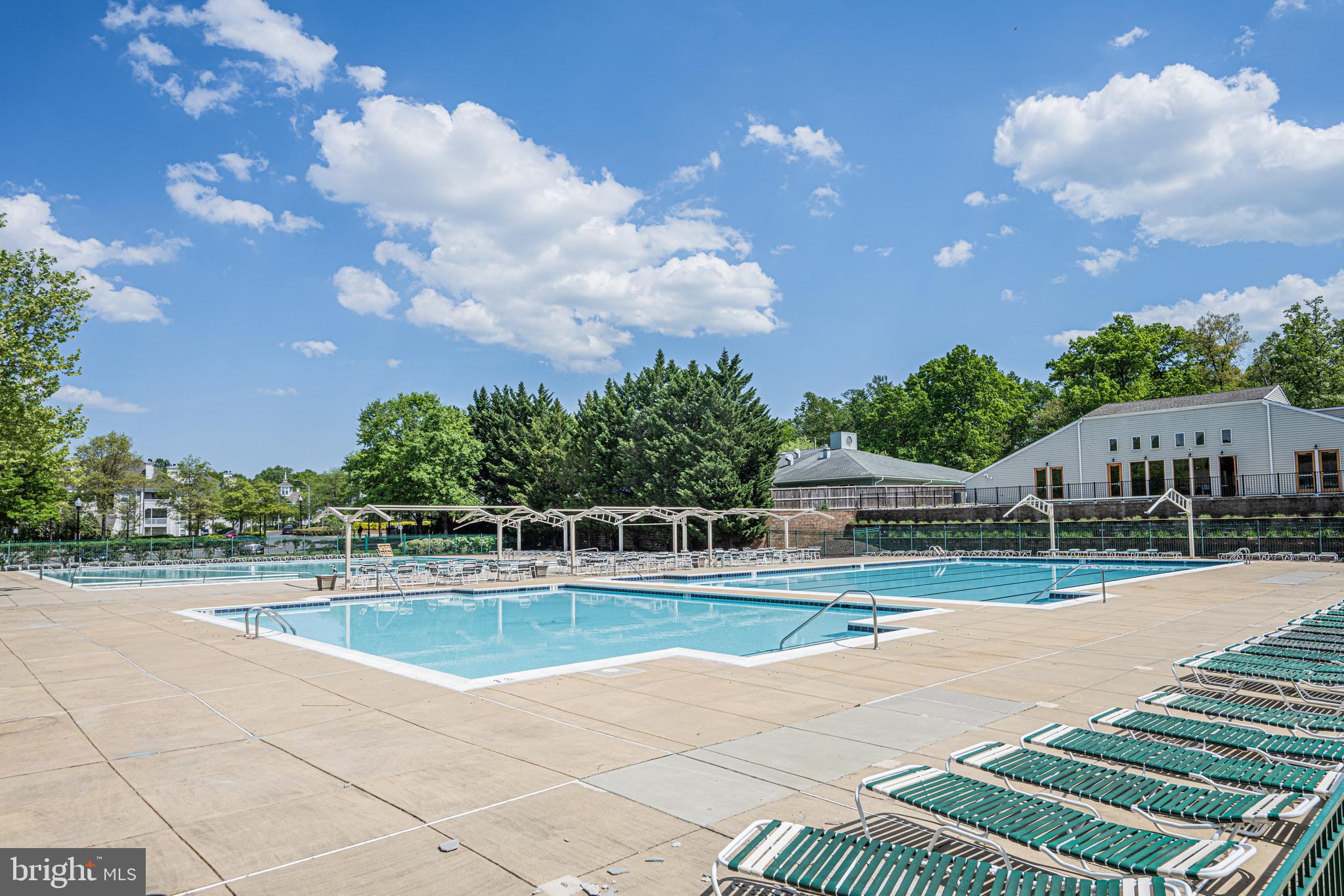 RUSSETT GREEN - Residential