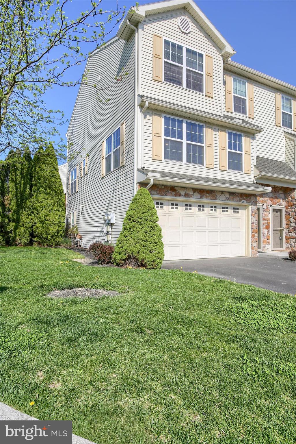 MAPLE GLEN - Residential