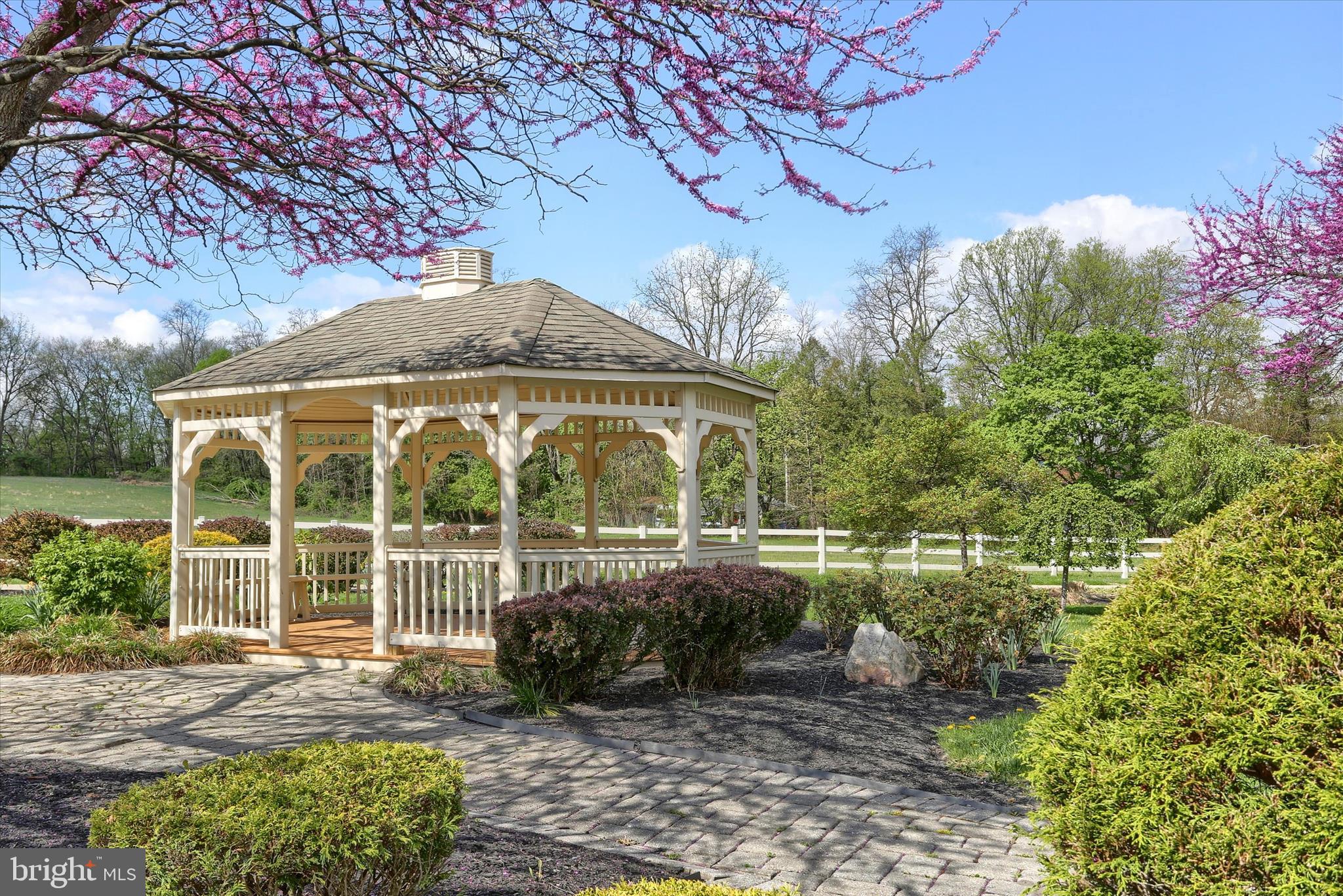 MAPLE GLEN - Residential