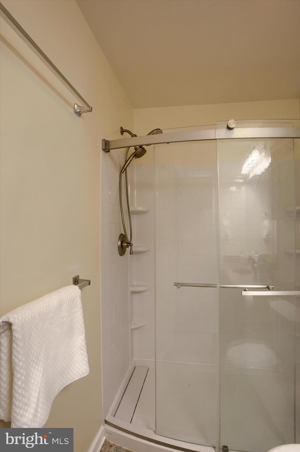 MAPLE GLEN - Residential