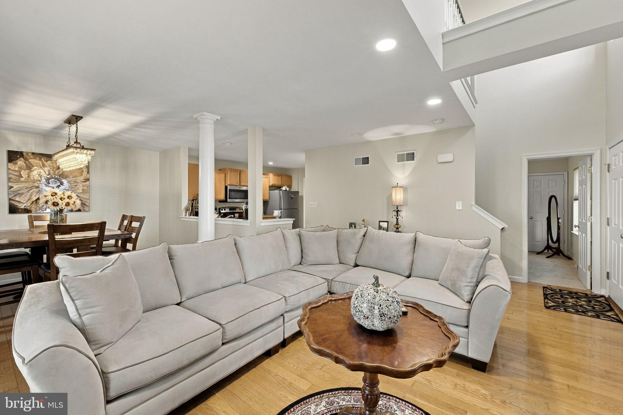1813 WINDSONG LANE