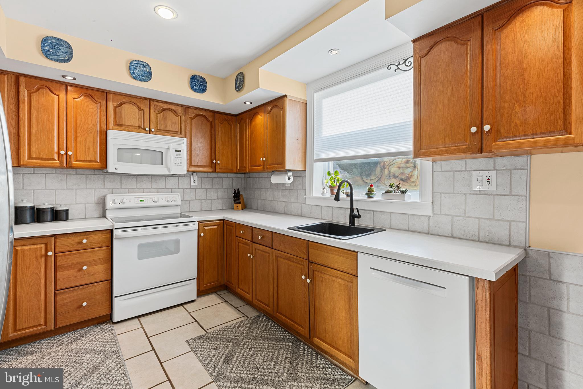 EDDINGTON GDNS - Residential