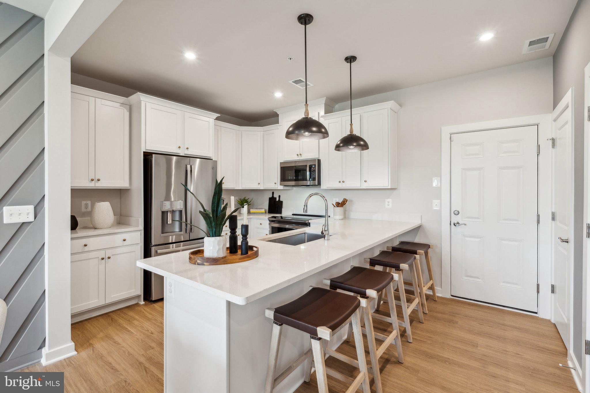 1023 INFERNO TERRACE SE