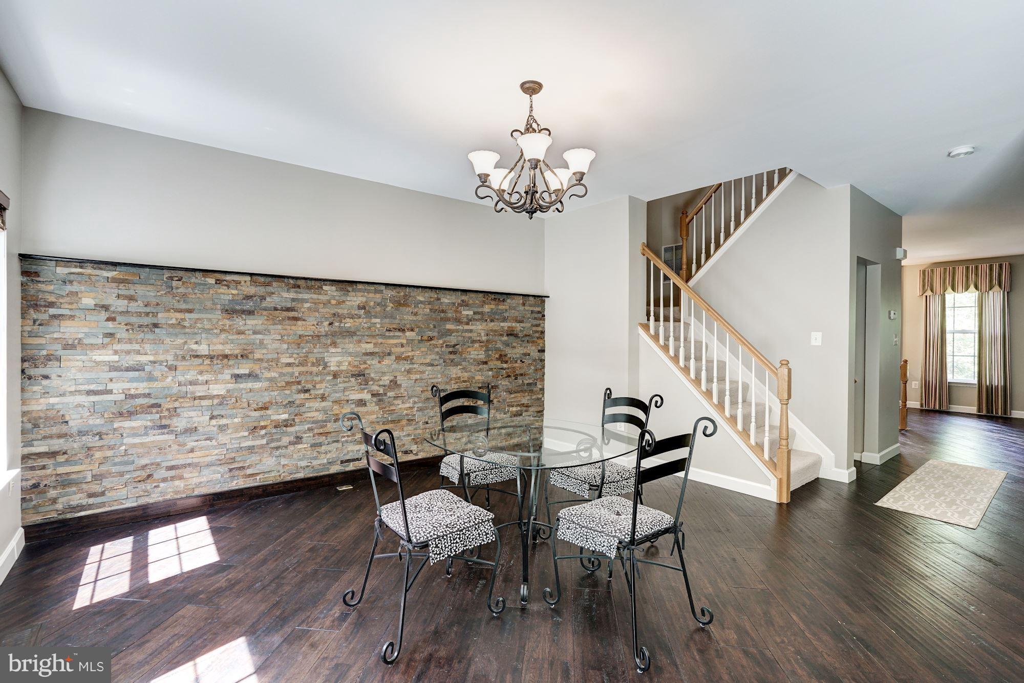 FAIR LAKES COURT - Residential