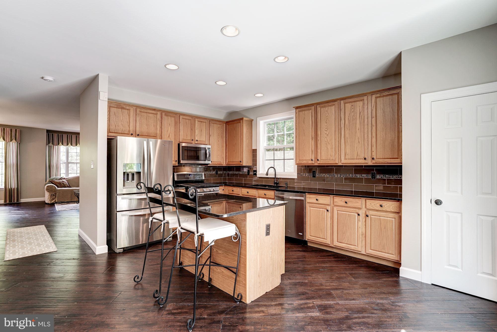 FAIR LAKES COURT - Residential