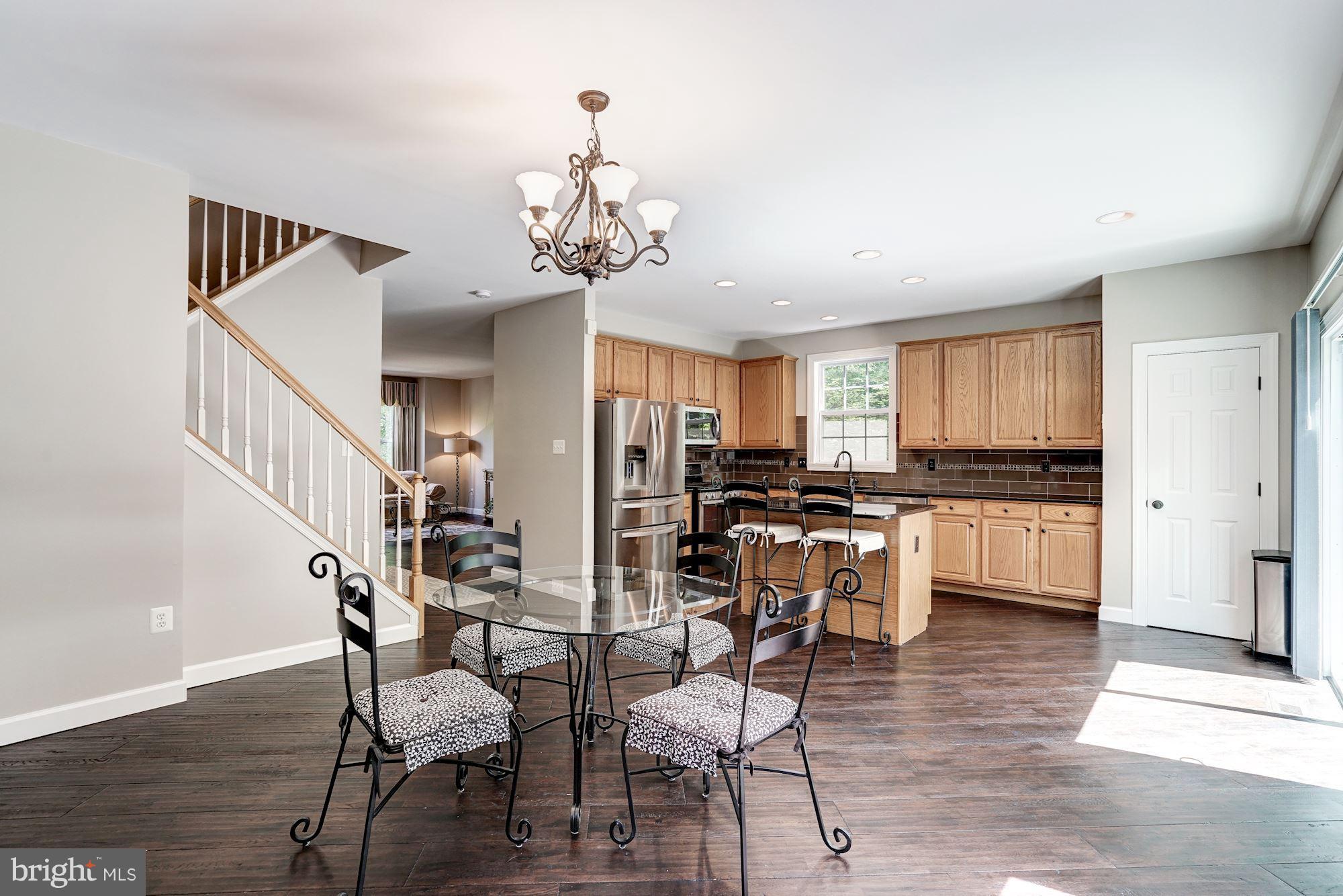 FAIR LAKES COURT - Residential