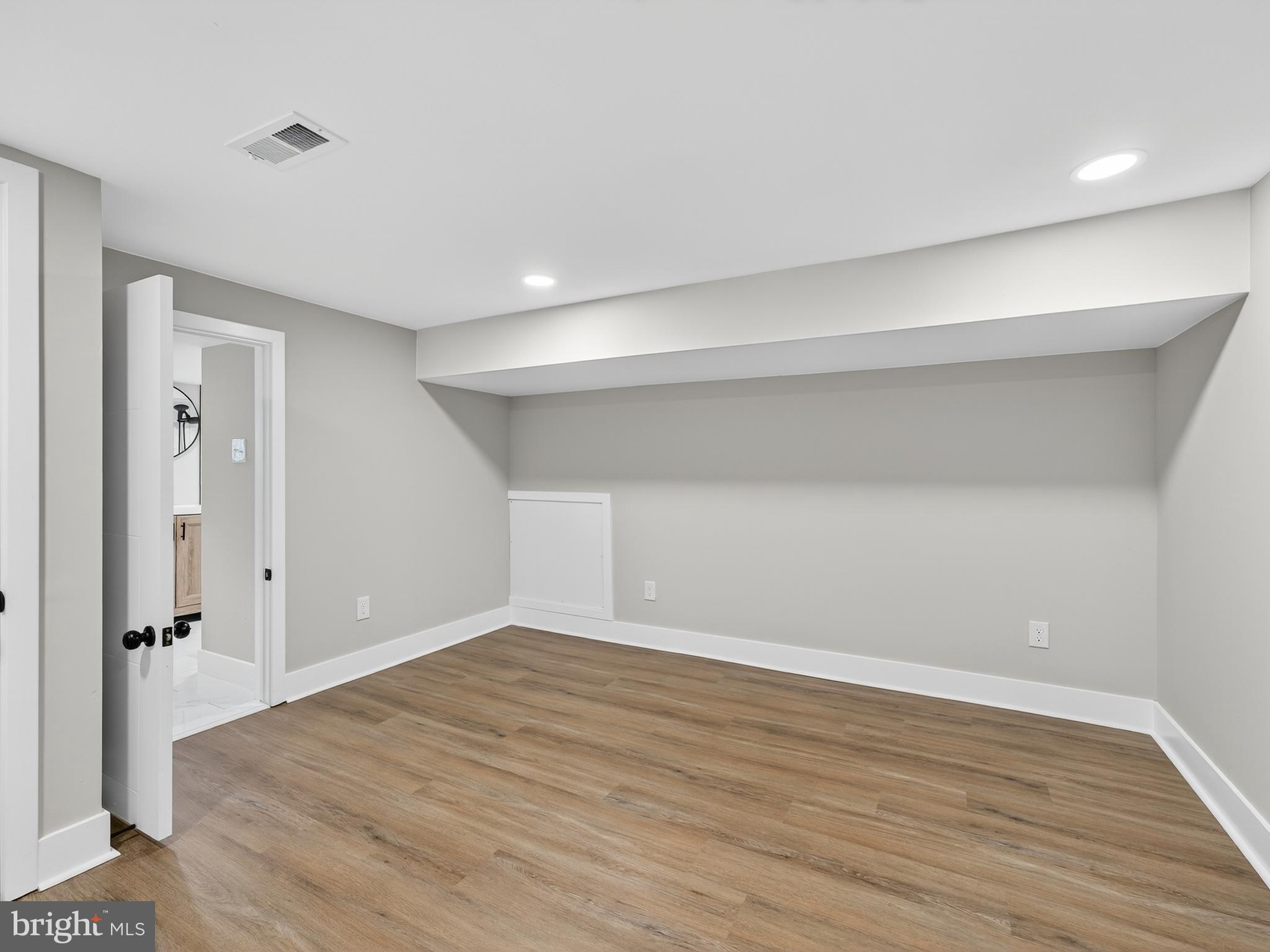 COBBS CREEK - Residential