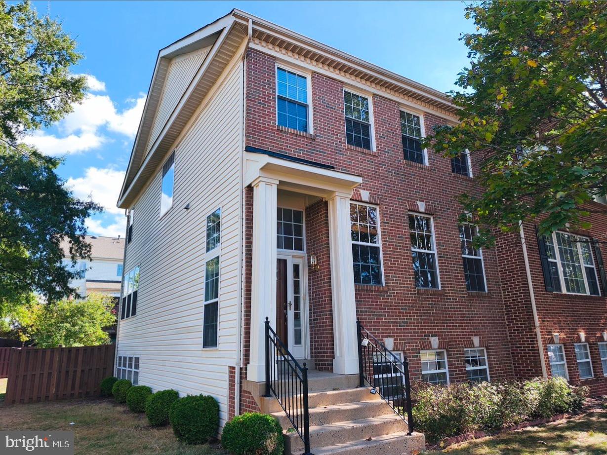 COLONNADE AT DULLES - Residential Lease