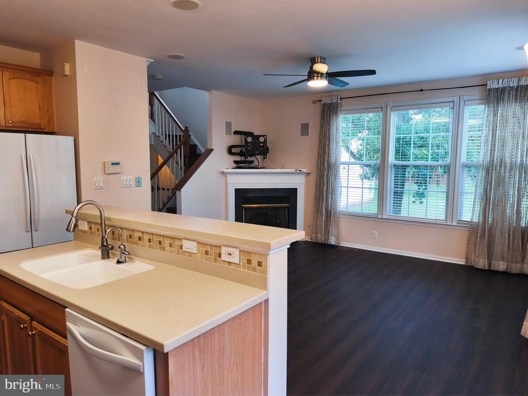 COLONNADE AT DULLES - Residential Lease