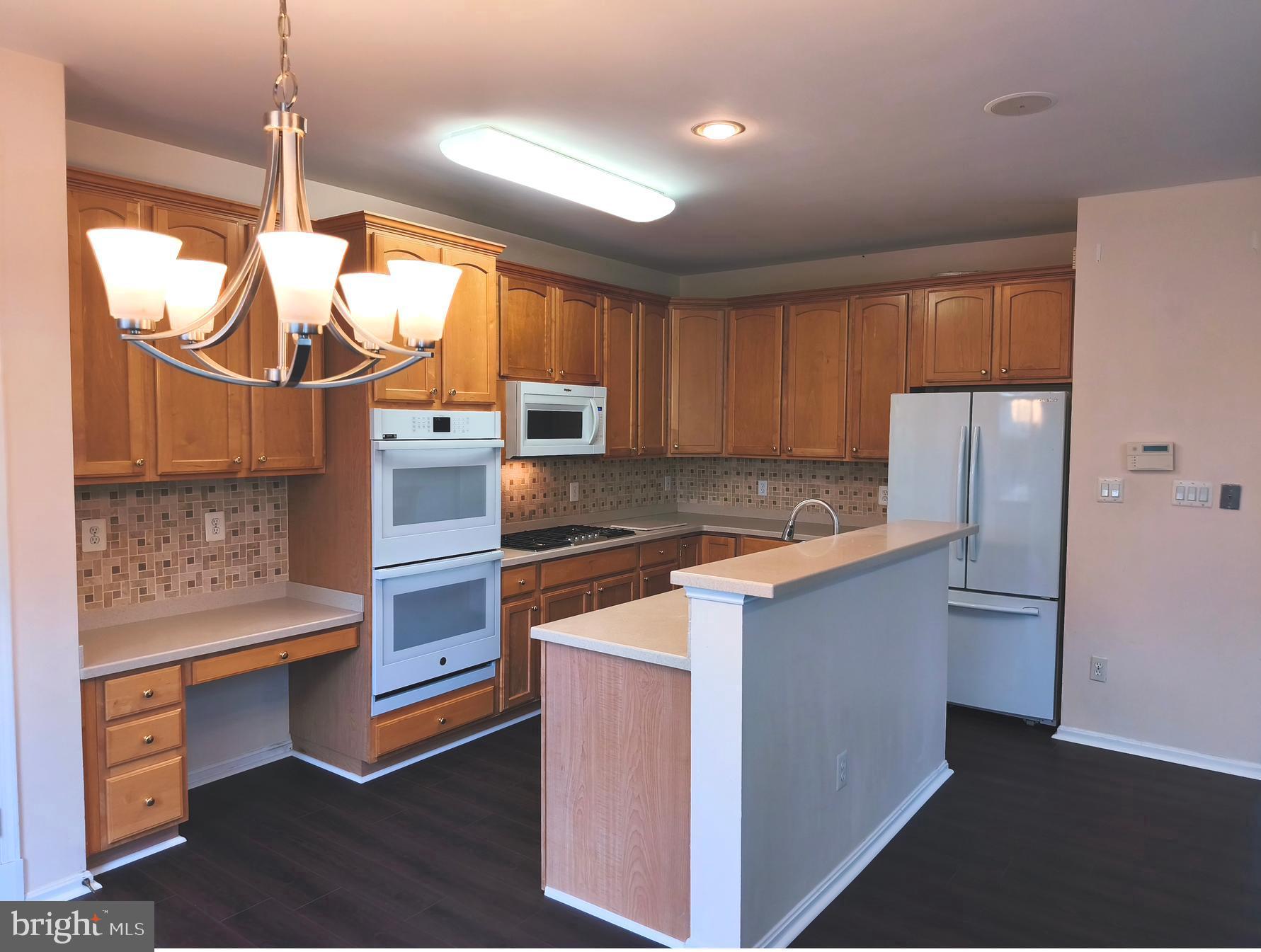 COLONNADE AT DULLES - Residential Lease