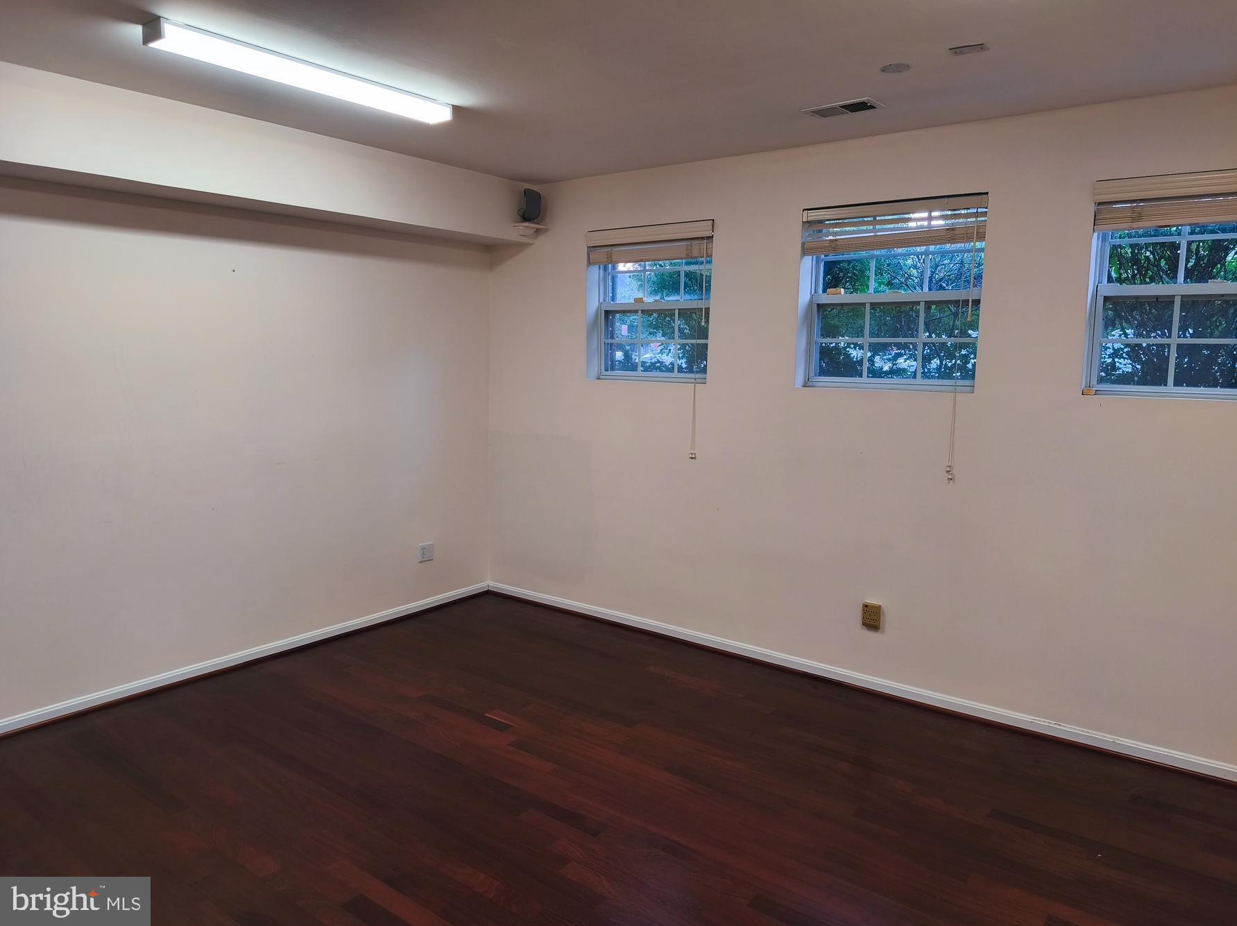 COLONNADE AT DULLES - Residential Lease