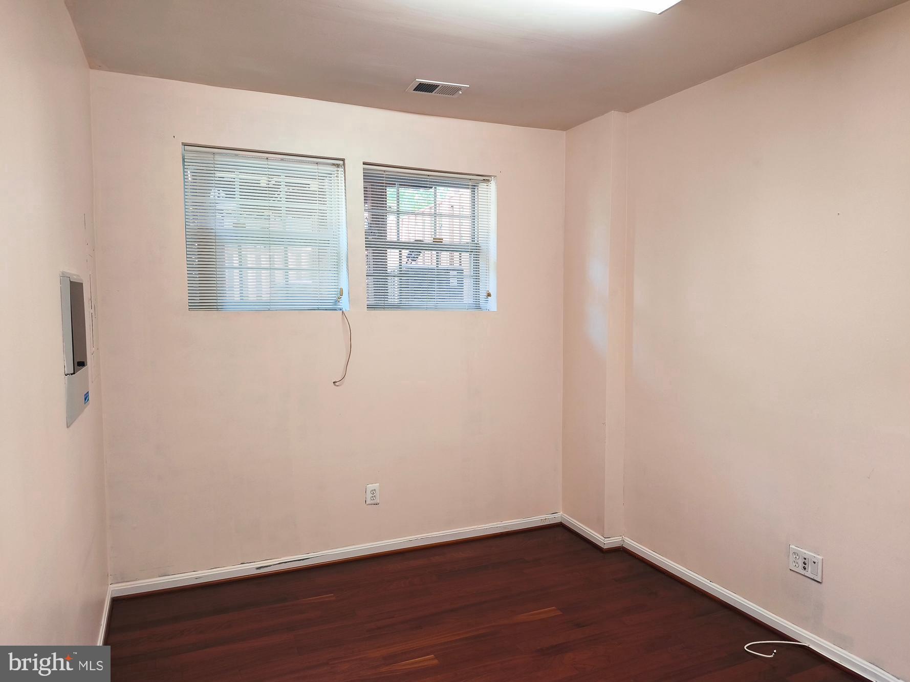 COLONNADE AT DULLES - Residential Lease