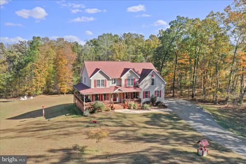 96 CASTLE MOUNTAIN ROAD CASTLETON VA 22716