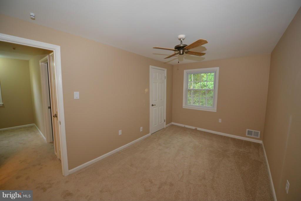 PINEWOOD HILL - Residential Lease