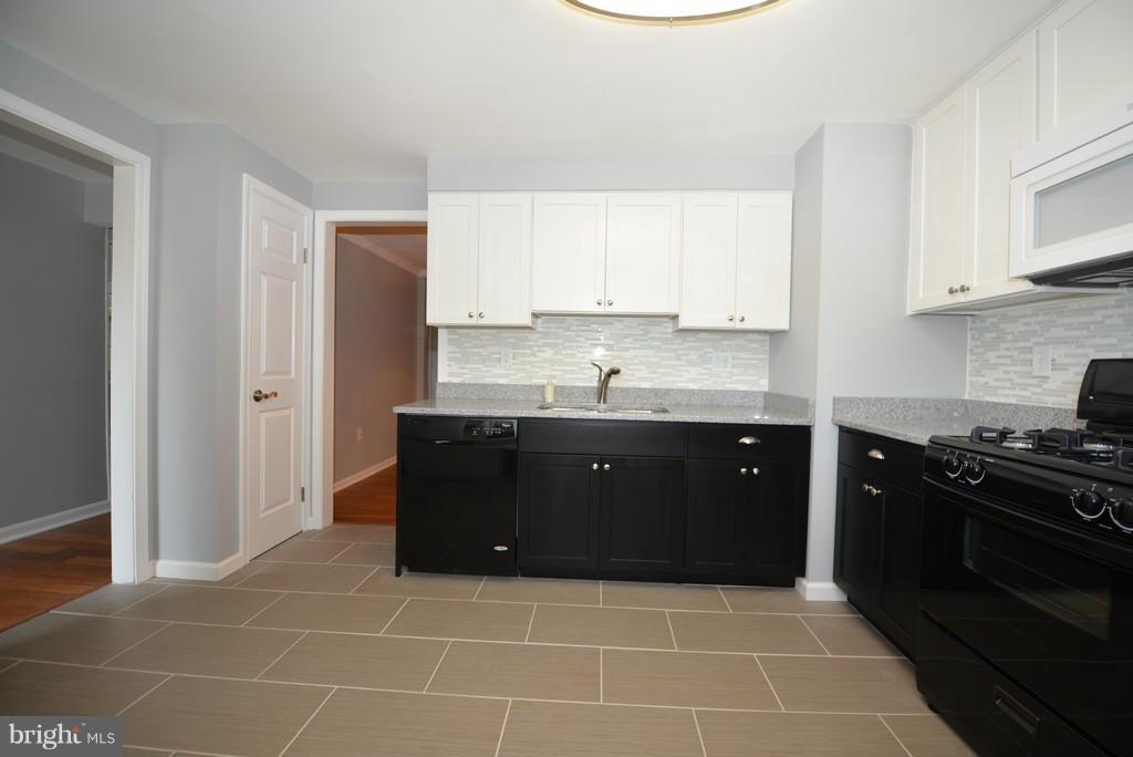 PINEWOOD HILL - Residential Lease