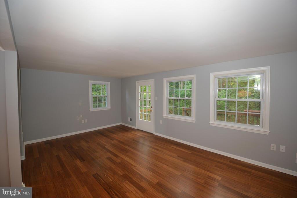 PINEWOOD HILL - Residential Lease