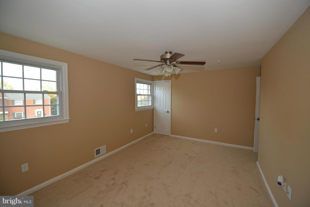 PINEWOOD HILL - Residential Lease