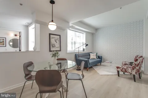 MLS: DCDC2187904