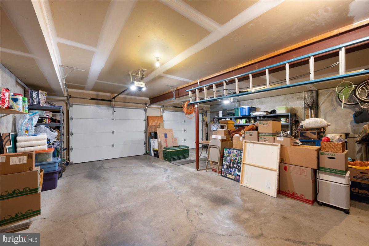 LAKE MEADE - Residential