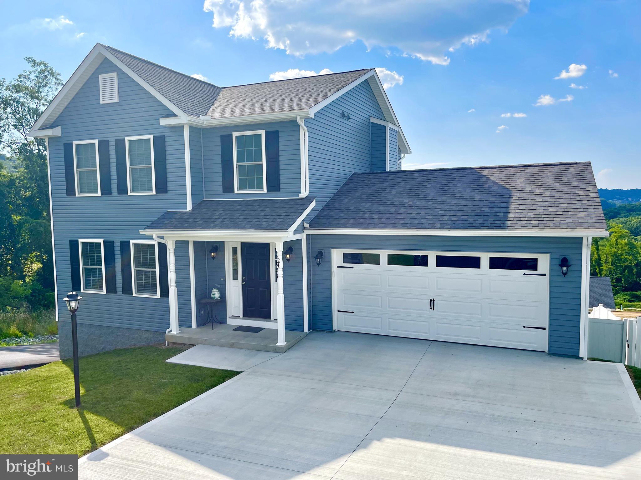 SUMMERS RIDGE - Residential