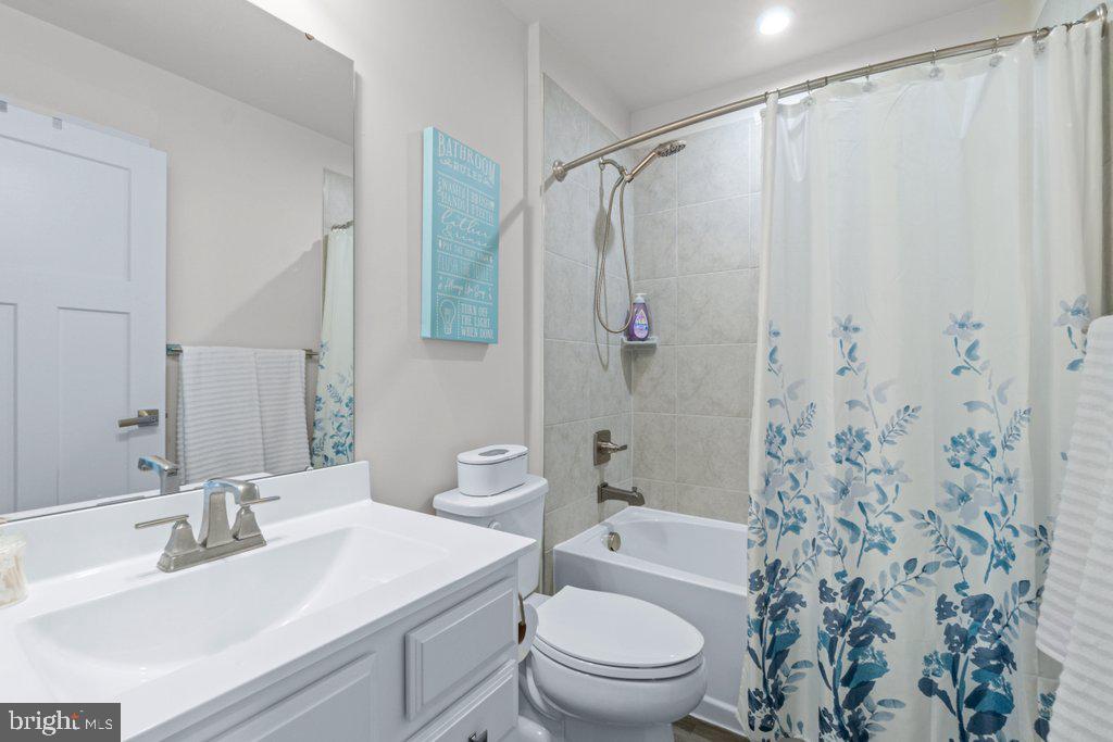 GREENLEIGH AT CROSSROADS - Residential