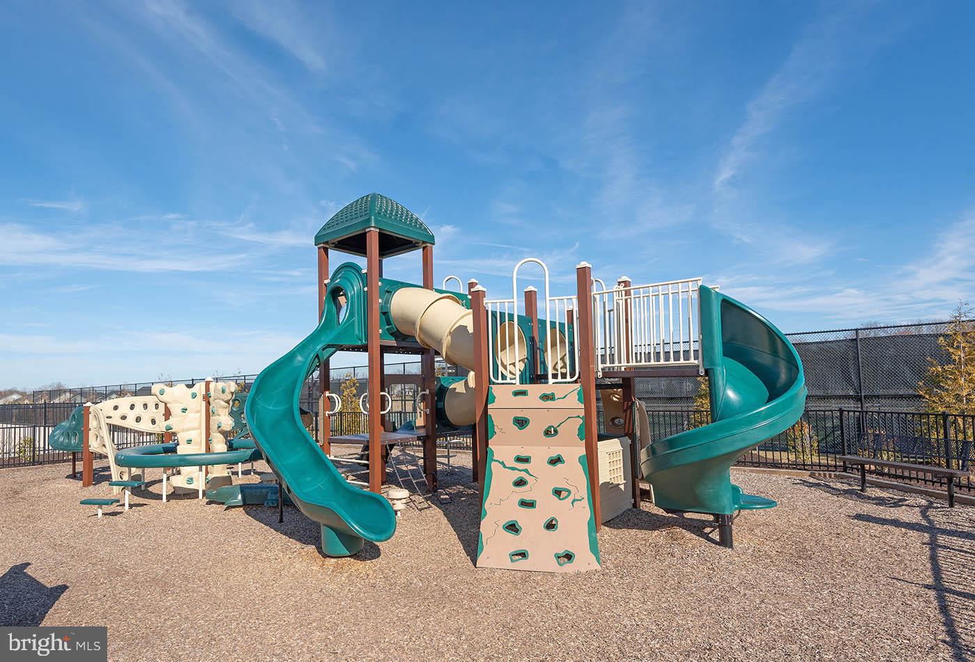 TWO RIVERS - Residential