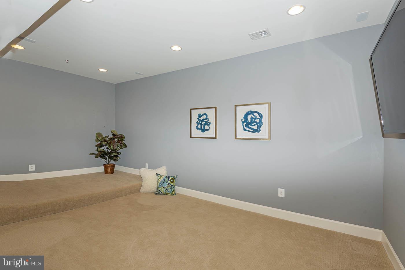 TWO RIVERS - Residential