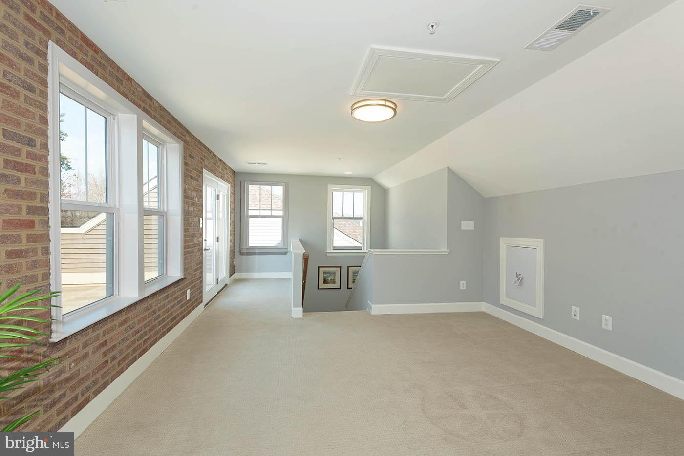 TWO RIVERS - Residential