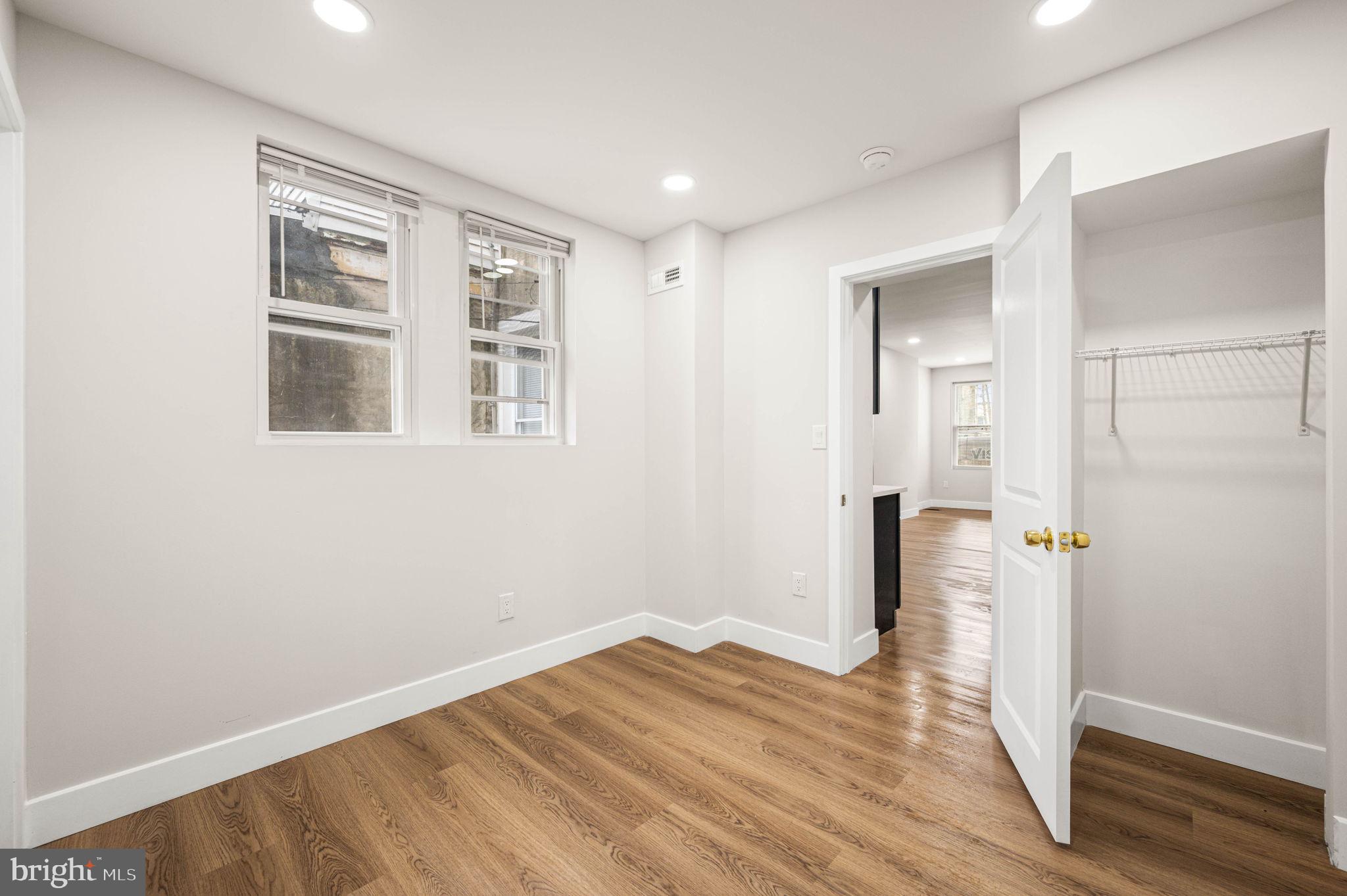 KENSINGTON - Residential