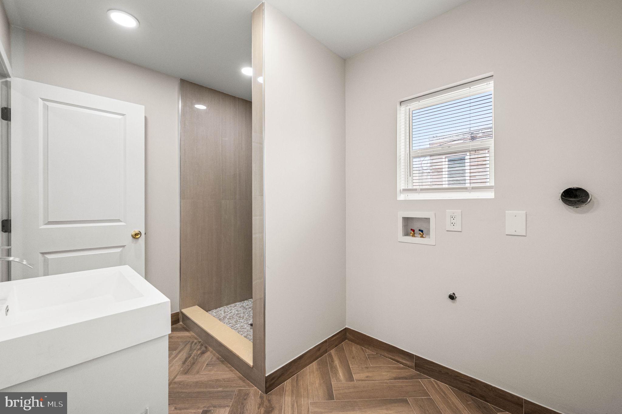 KENSINGTON - Residential