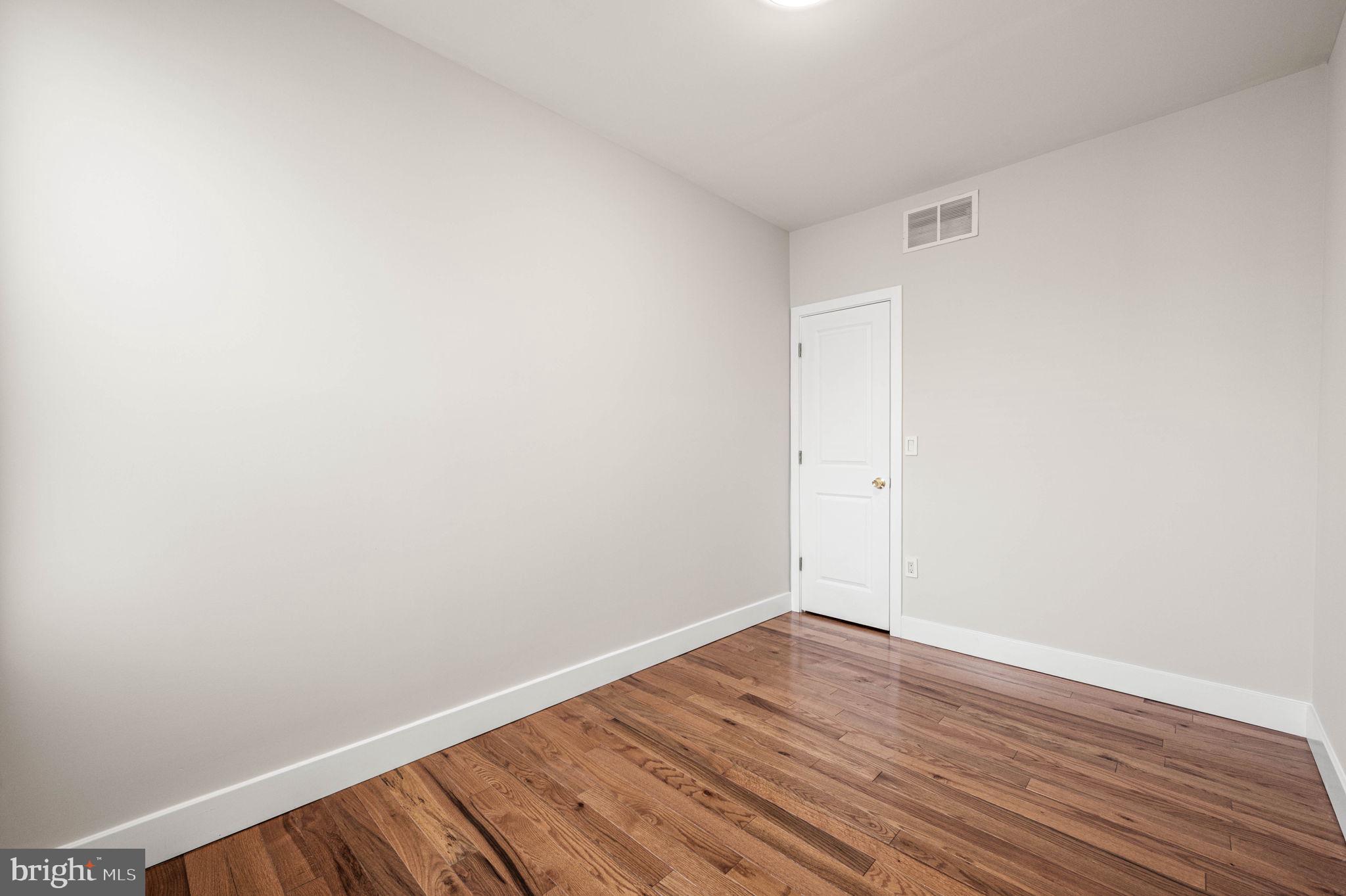 KENSINGTON - Residential