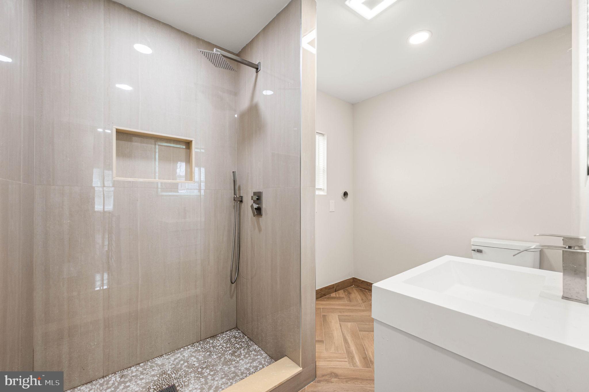 KENSINGTON - Residential