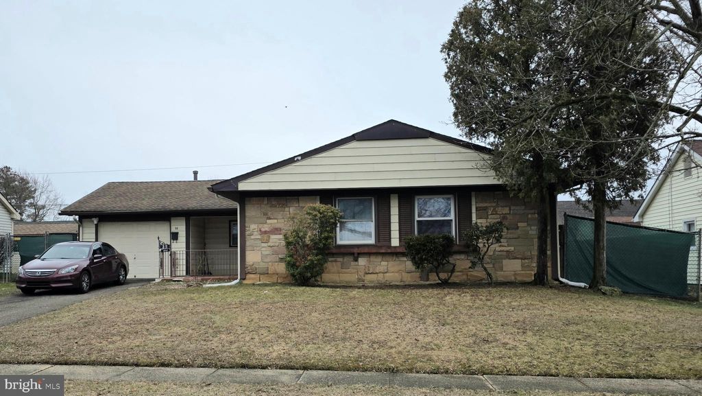 Photo of 35 Ember Lane, WILLINGBORO, NJ 08046 (MLS # NJBL2106776)