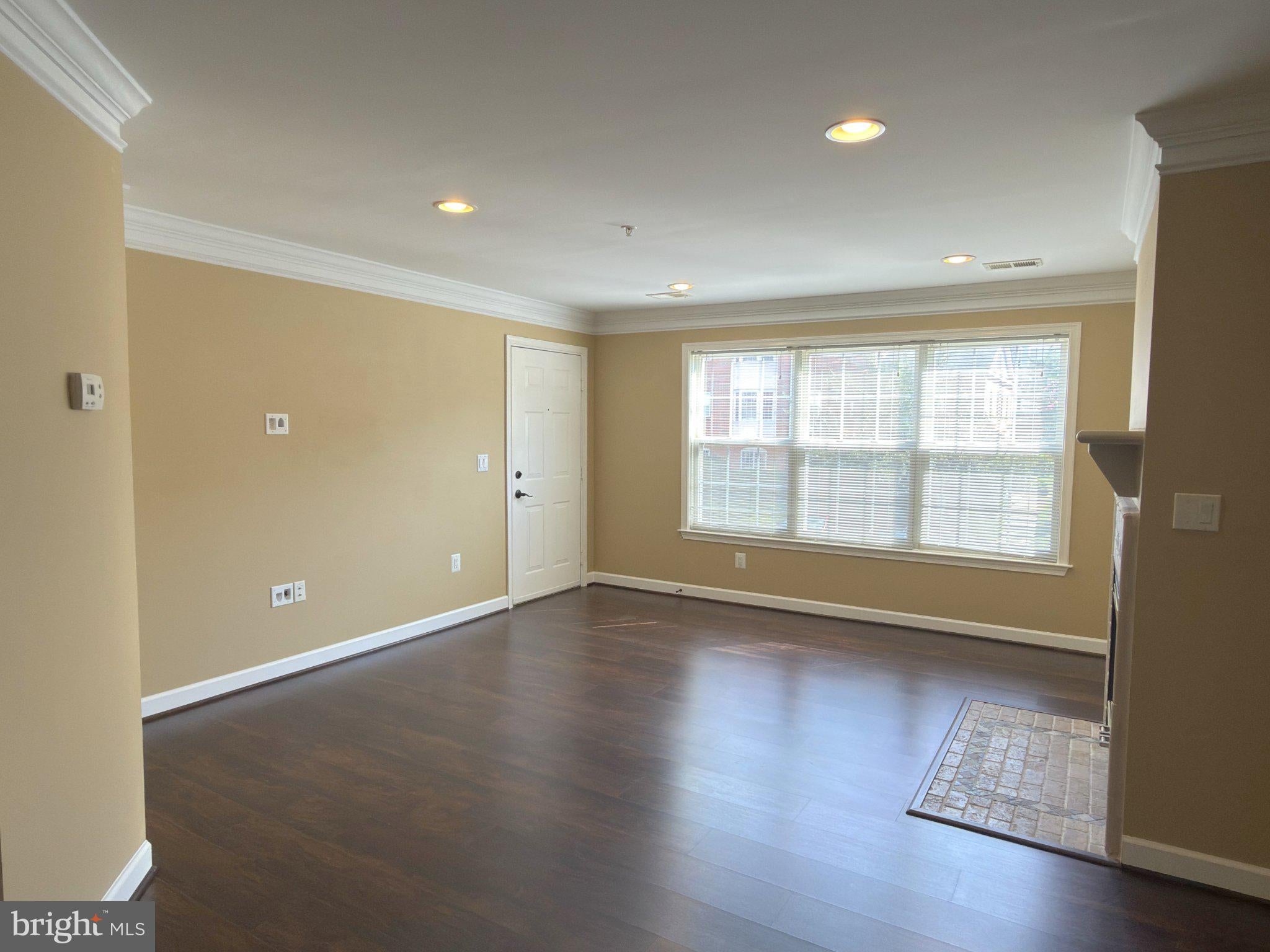 675 CONSTELLATION SQUARE SE B