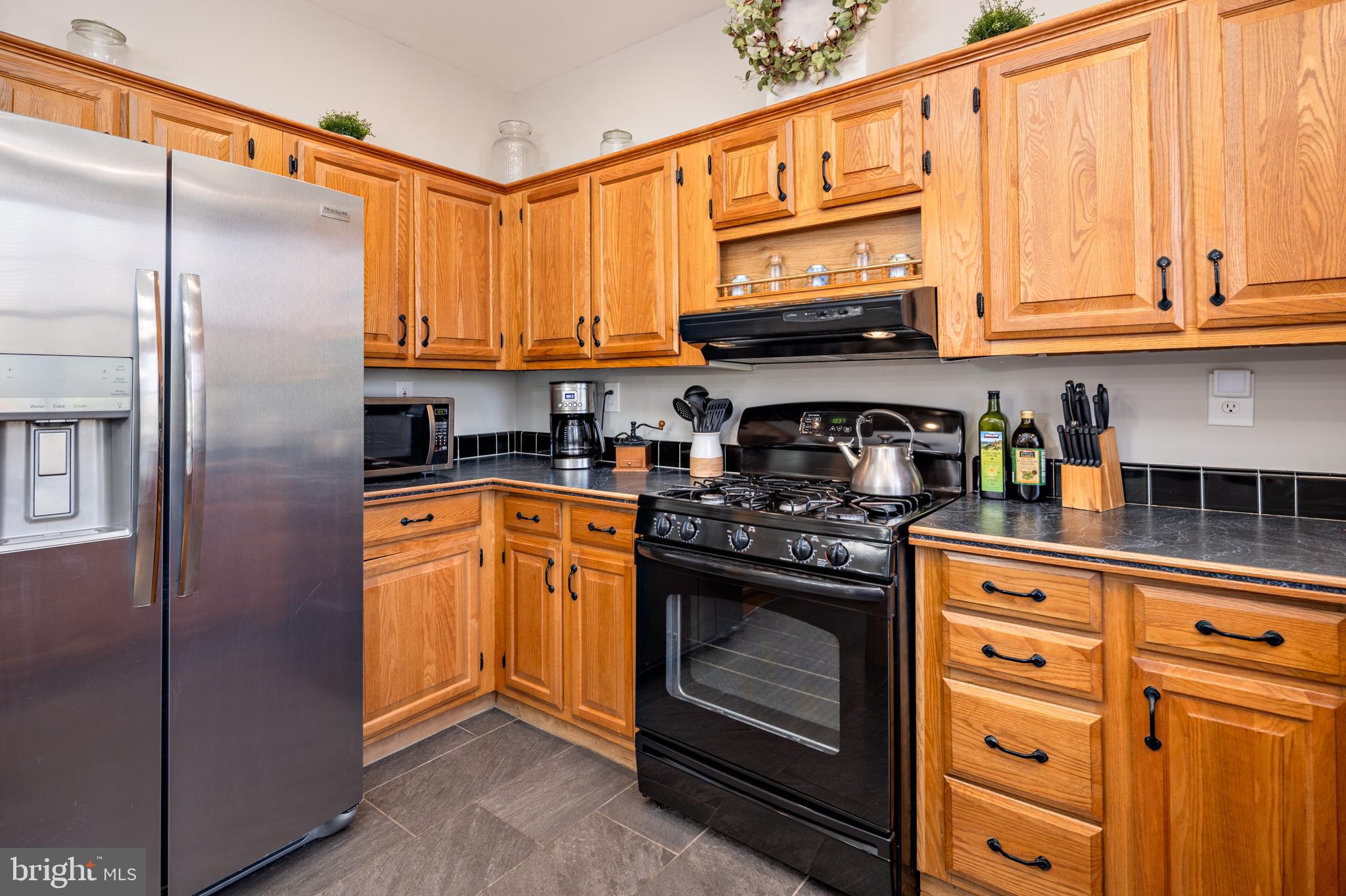 NEW COLONY VILLAGE - Residential