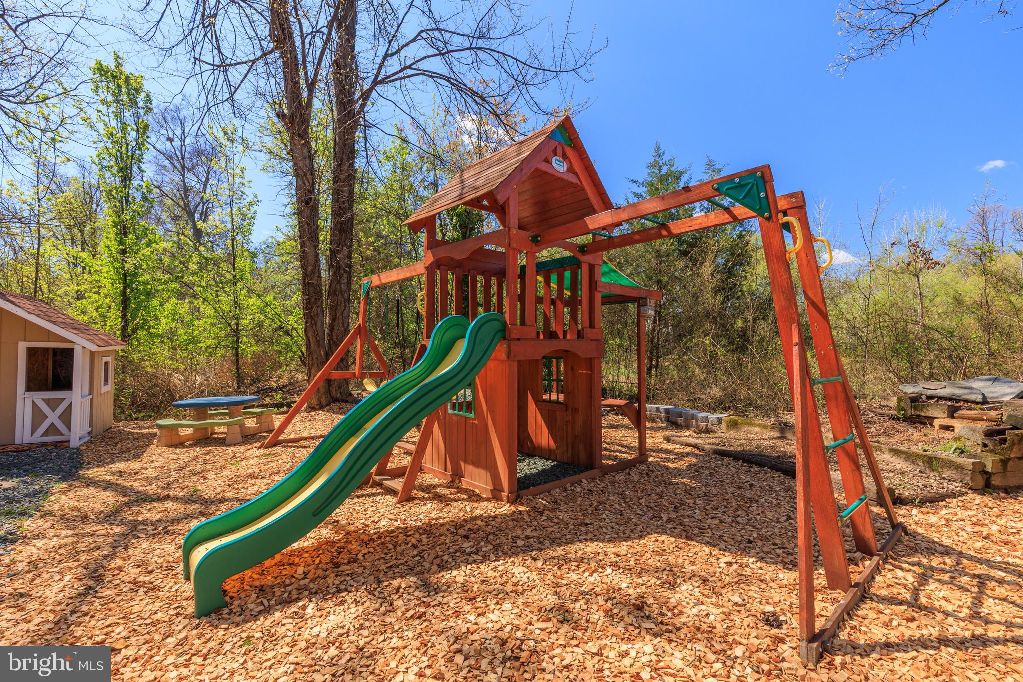 NEW COLONY VILLAGE - Residential