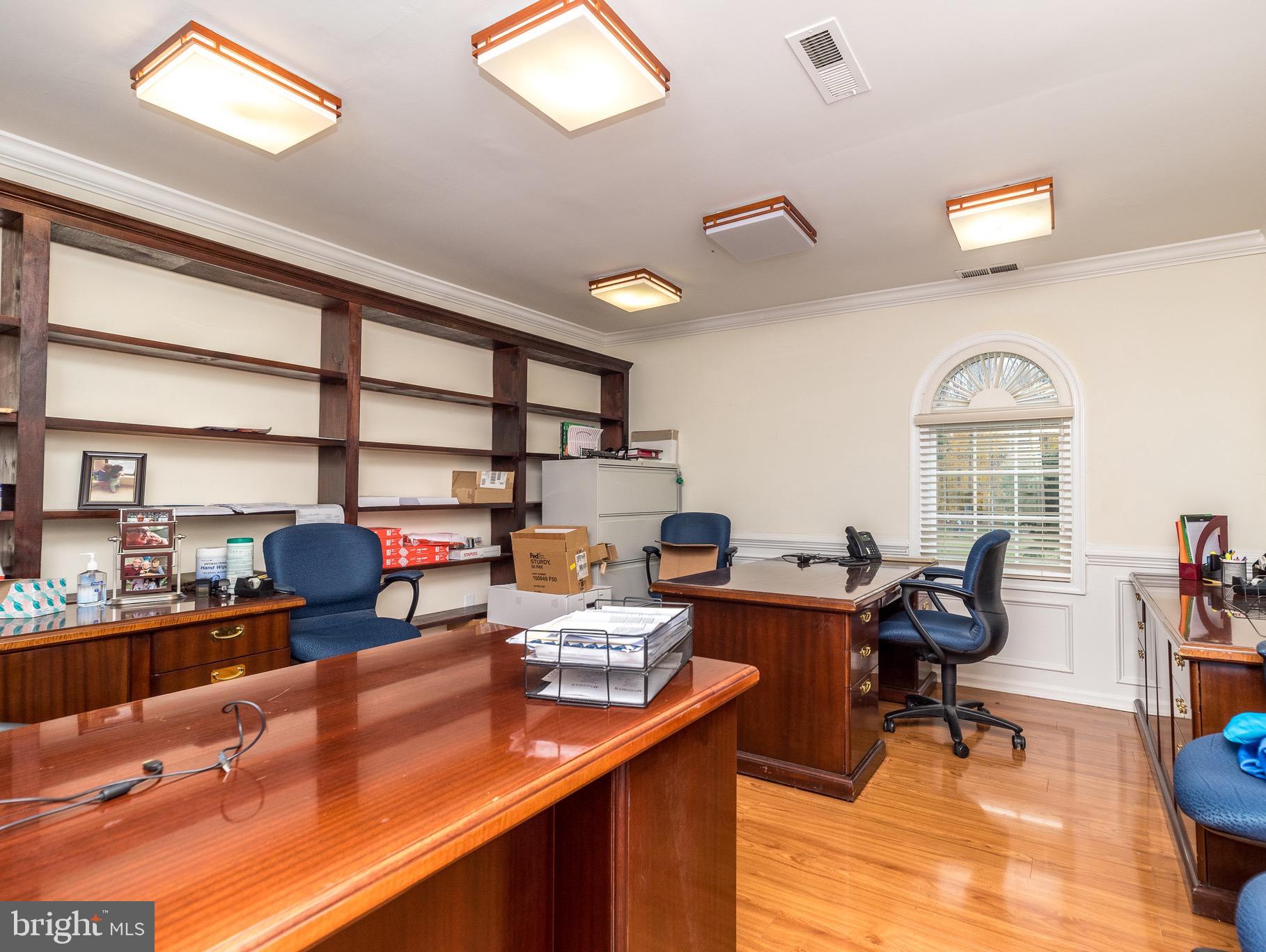 VICTORIAN COMMONS - Commercial Sale