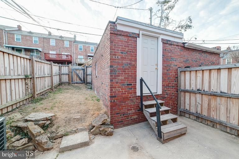 EDNOR GARDENS HISTORIC DISTRICT - Residential Lease