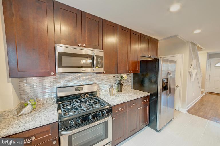 EDNOR GARDENS HISTORIC DISTRICT - Residential Lease