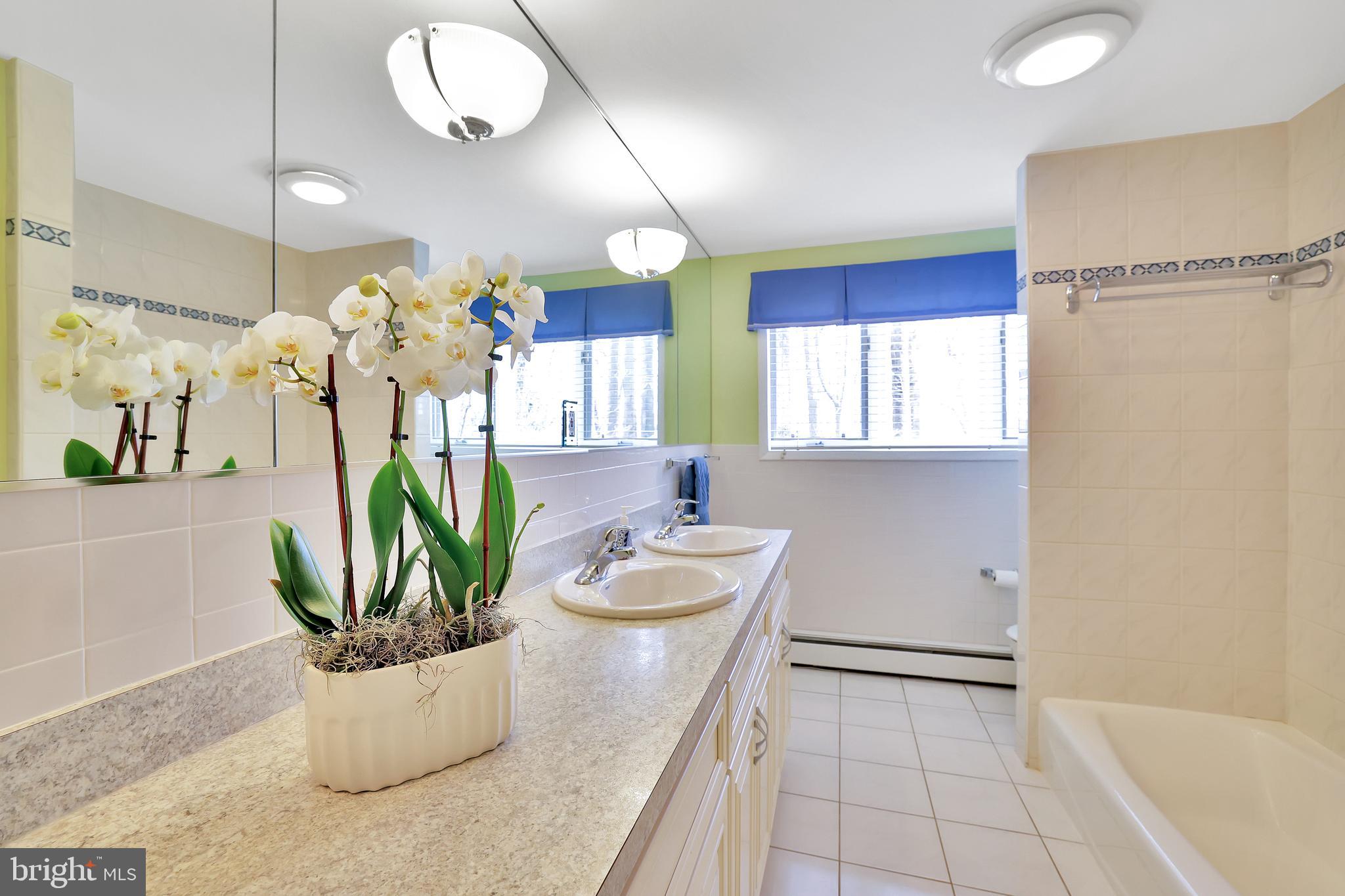 RUXTON HILLS - Residential