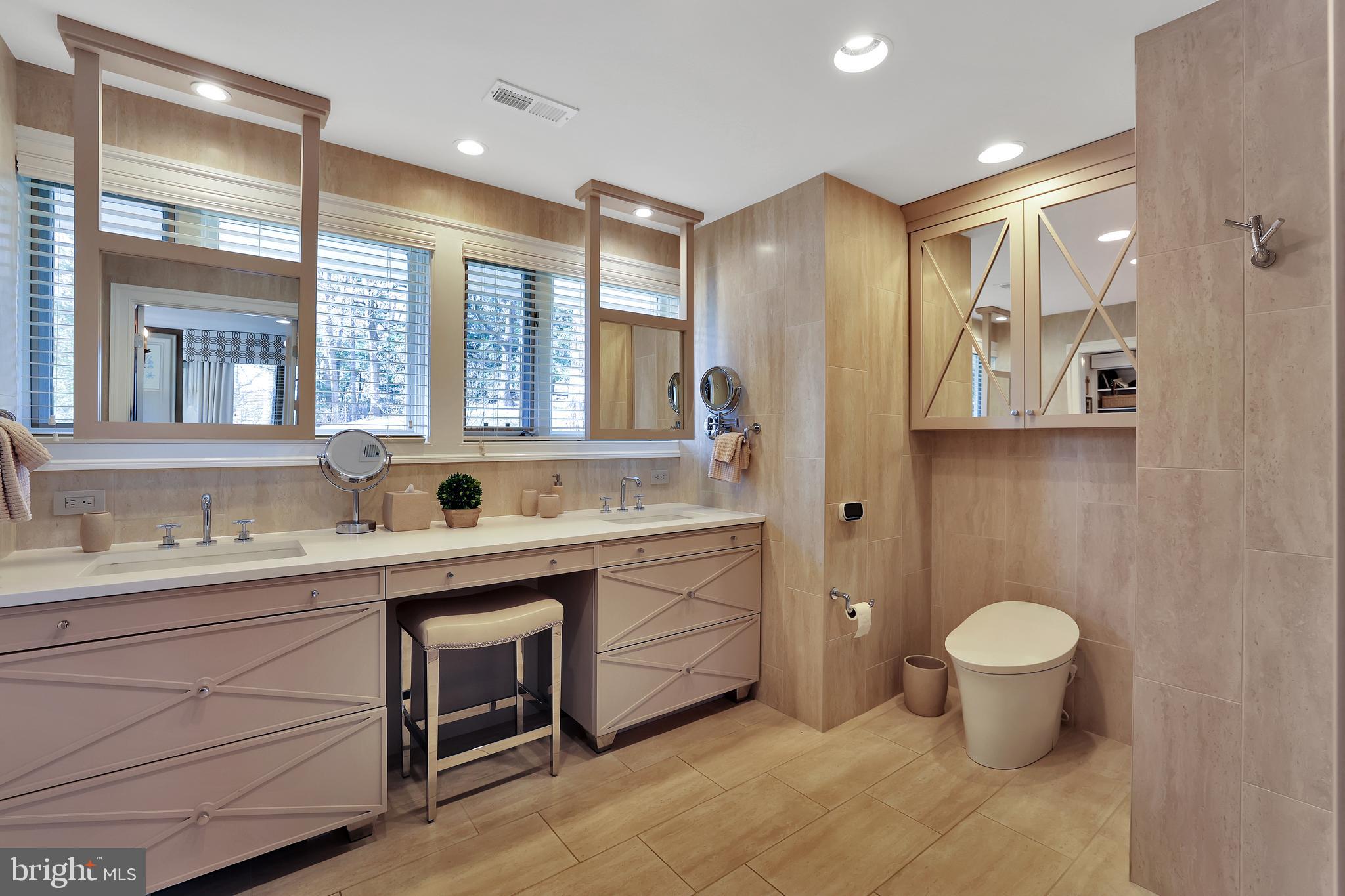 RUXTON HILLS - Residential