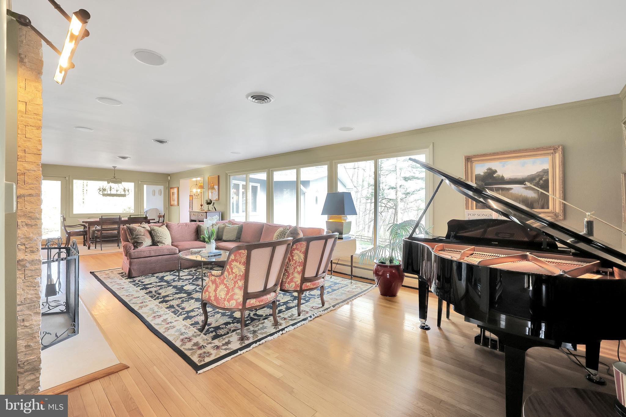 RUXTON HILLS - Residential